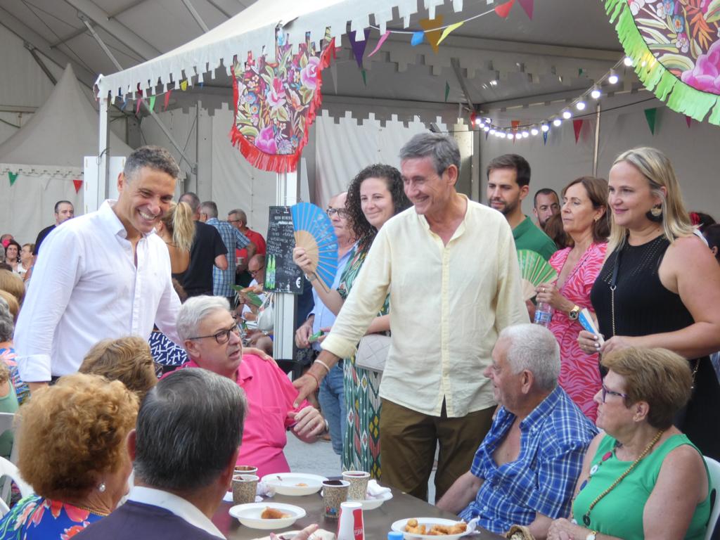 Los más mayores de Adra disfrutan de la tan esperada Verbena en la ...